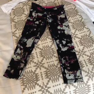 Lululemon “wunder under” crops